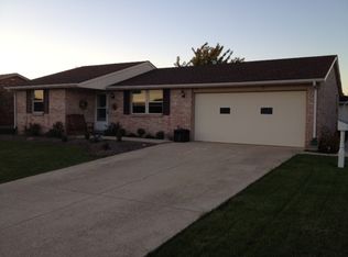 920 Manchester Dr, Greenville, OH 45331