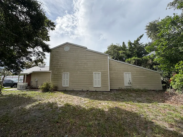 3174 Beecher Dr E — Photo 18