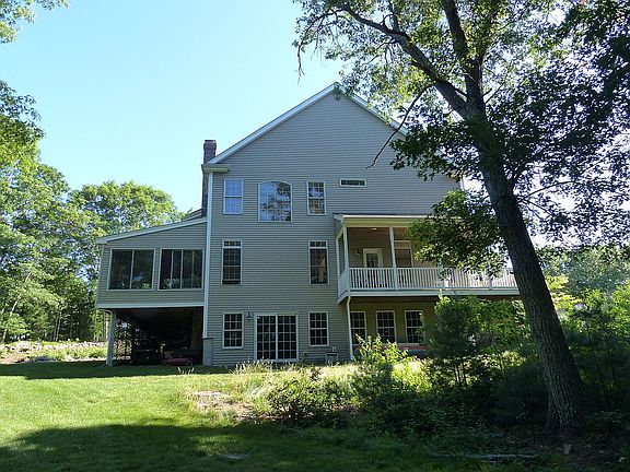 3rd image of 26 Rhodes Dr
