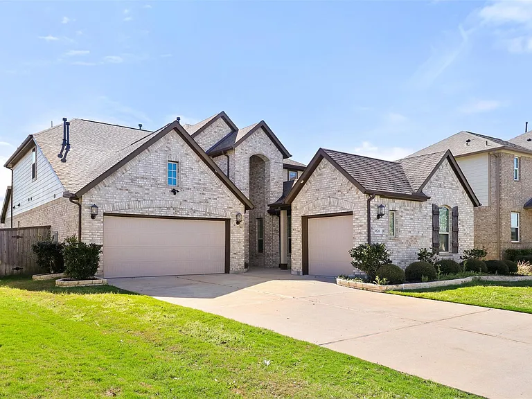 9626 Dancing Grass Dr — Photo 2
