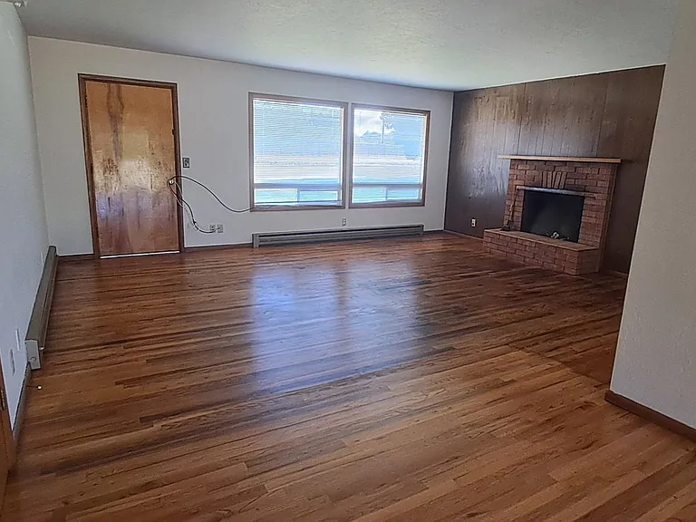 2037 Main St — Photo 5