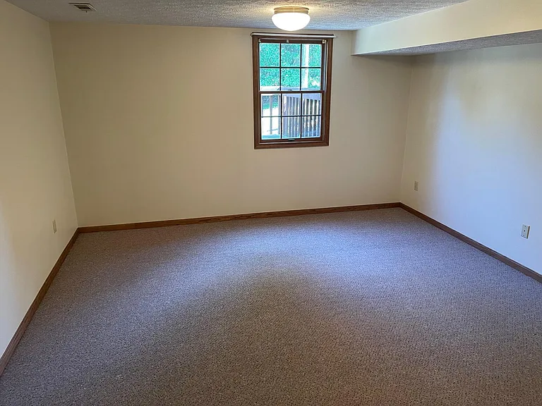 128 Summit Ave NE — Photo 9
