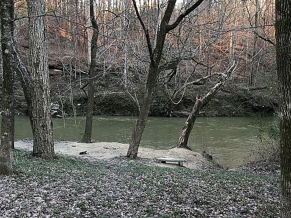 Nature trail to Cahaba River