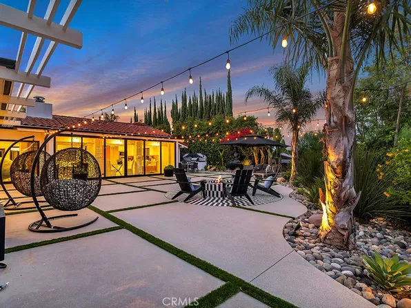 21520 Arcos Dr, Woodland Hills, CA 91364