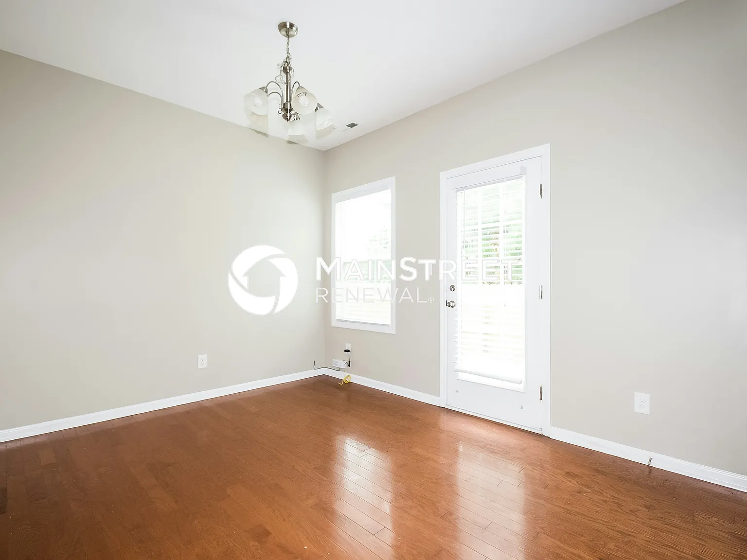 811 Woodside Park Ln — Photo 4
