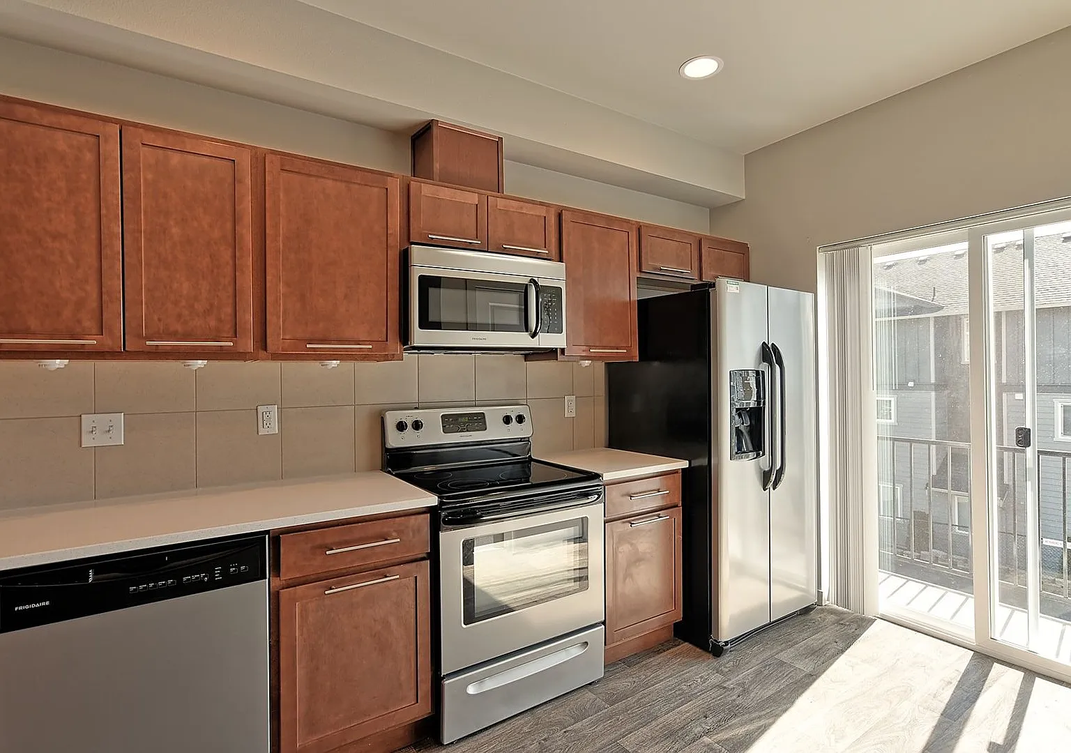 Luxury 3 Bedroom Townhome - Avail Now! — Photo 3