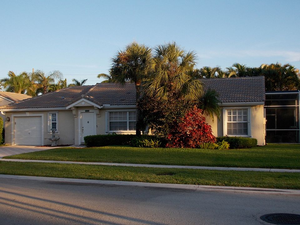 1st image of 8195 Palm Gate Dr