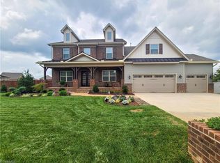 7915 NW Meadows Dr, Stokesdale, NC 27357