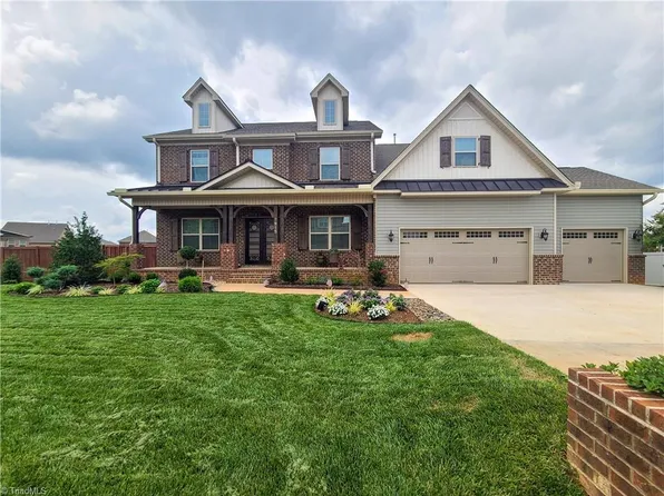 7915 NW Meadows Dr, Stokesdale, NC 27357