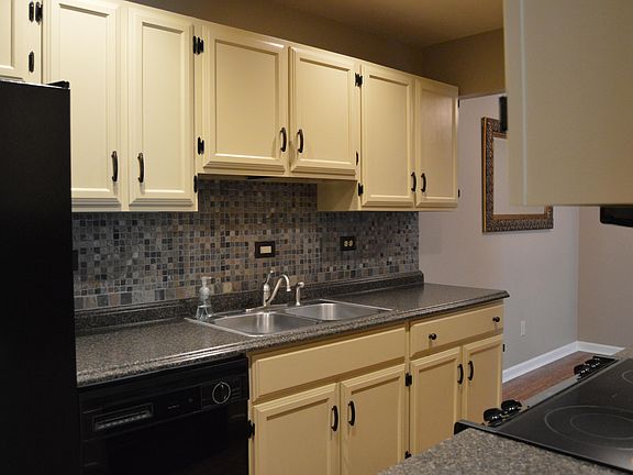 5th image of 200 Lodge Dr APT 1204