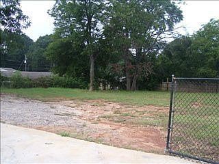 2nd image of 340 Fairview St