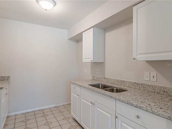 5th image of 2115 Continental Blvd