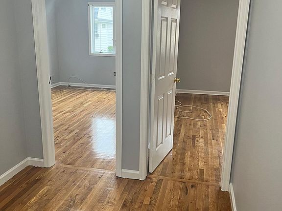 4th image of 117 Pelhamdale Ave