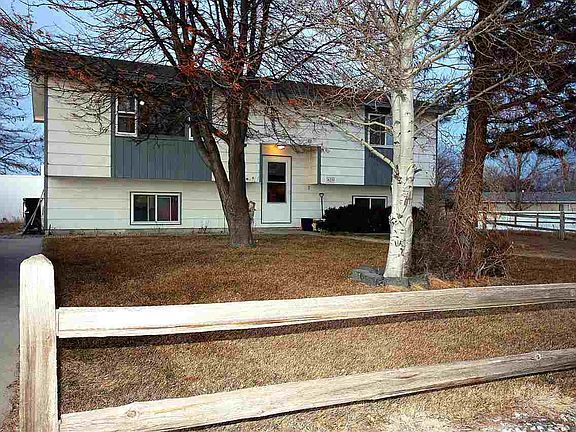 2nd image of 625 Niobrara Ave