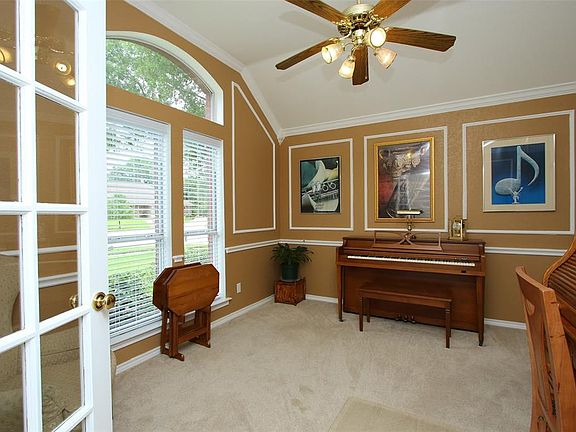 4th image of 7524 Orchard Ct