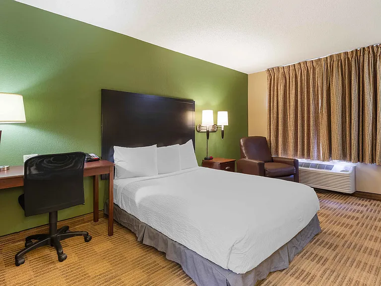 Studio Suite - 1 Queen Bed