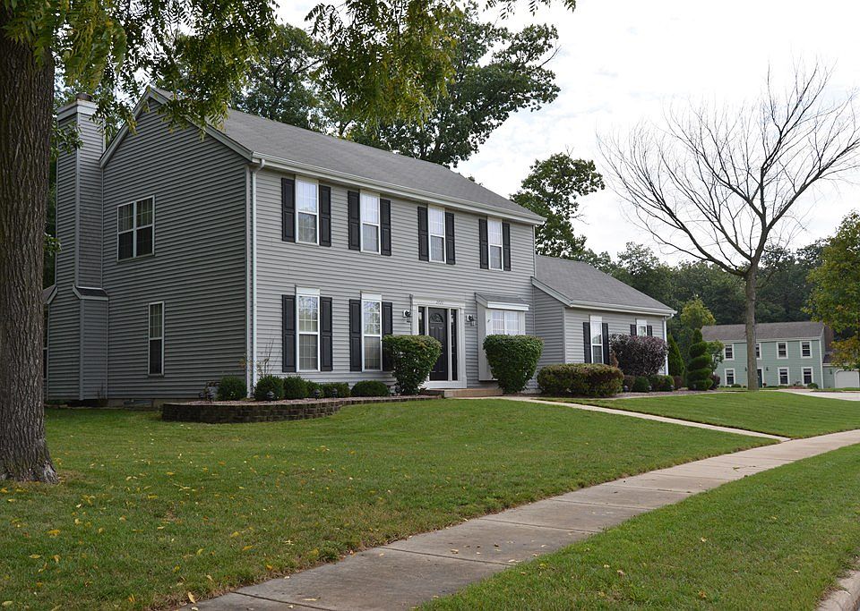 1st image of 2820 Willard Ln