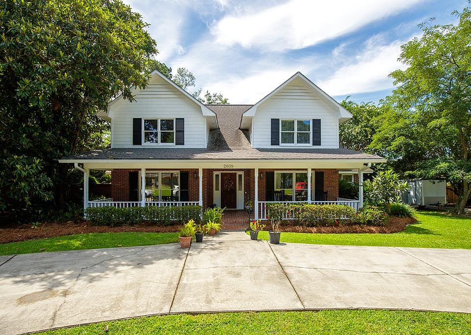 1st image of 2609 Pebblewood Dr