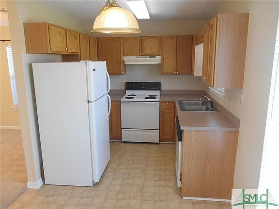 4th image of 246 Longleaf Cir