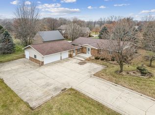 1604 5th St SE, Dyersville, IA 52040