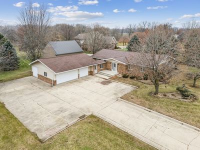 1604 5th St SE, Dyersville, IA, 52040