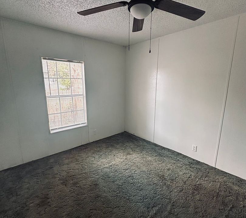 2nd image of 3 Bay Ave