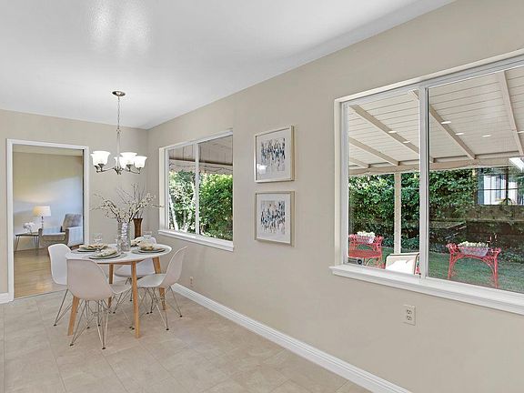 4th image of 878 Hummingbird Dr