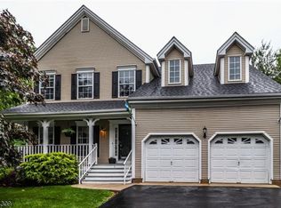 1 Winthrop Dr, Branchburg, NJ 08876