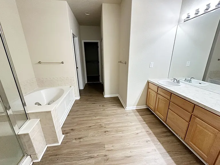 22351 E Plymouth Cir — Photo 32