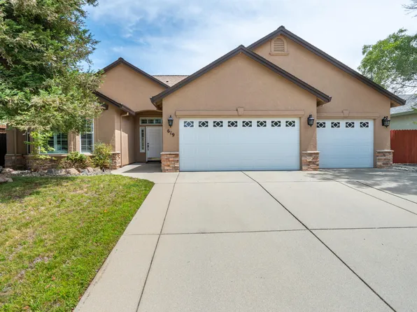 619 Casa Buena St, Redding, CA 96003