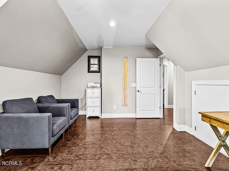 182 Lakeview Dr — Photo 52