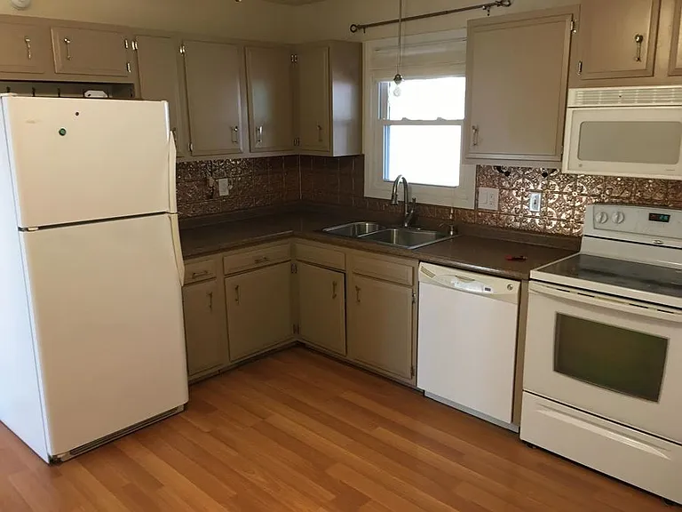 48 N Rowe Rd — Photo 6