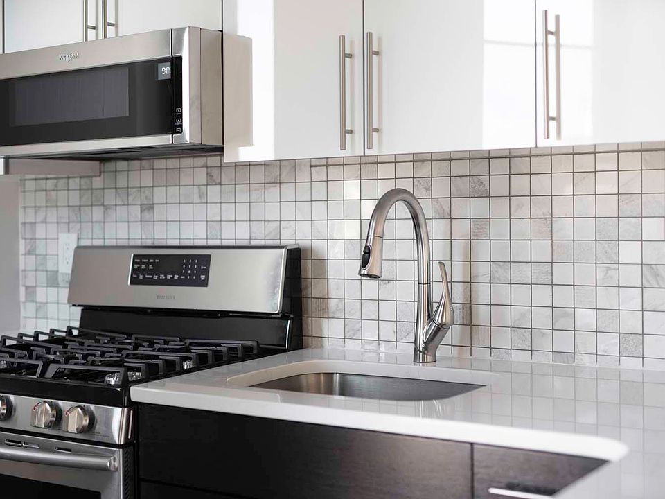 1st image of 4016 Crescent St APT 52