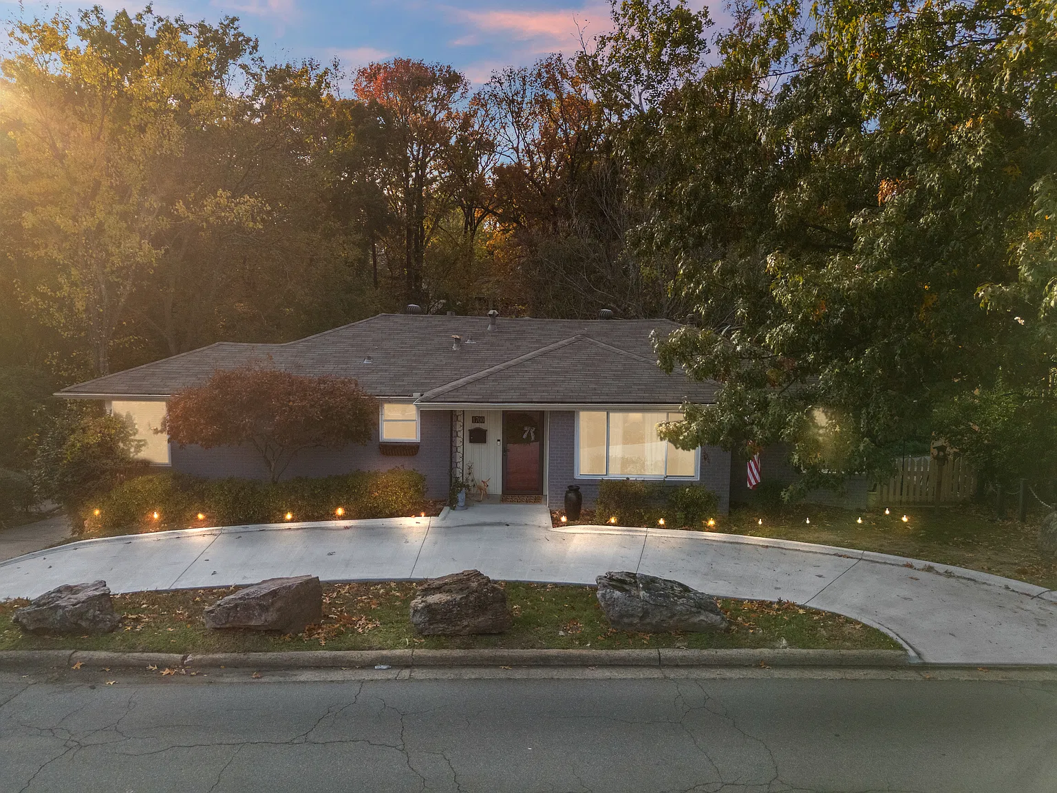 3 bed, 2262 sqft, $2,500 — Photo 2