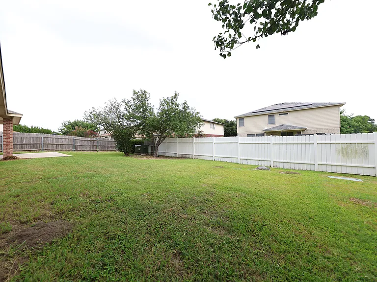 1804 Lobrecht Ct — Photo 27