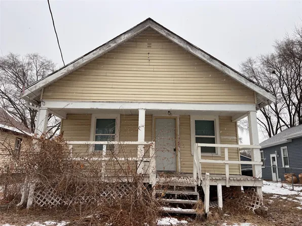 2710 E Washington Ave, Des Moines, IA 50317