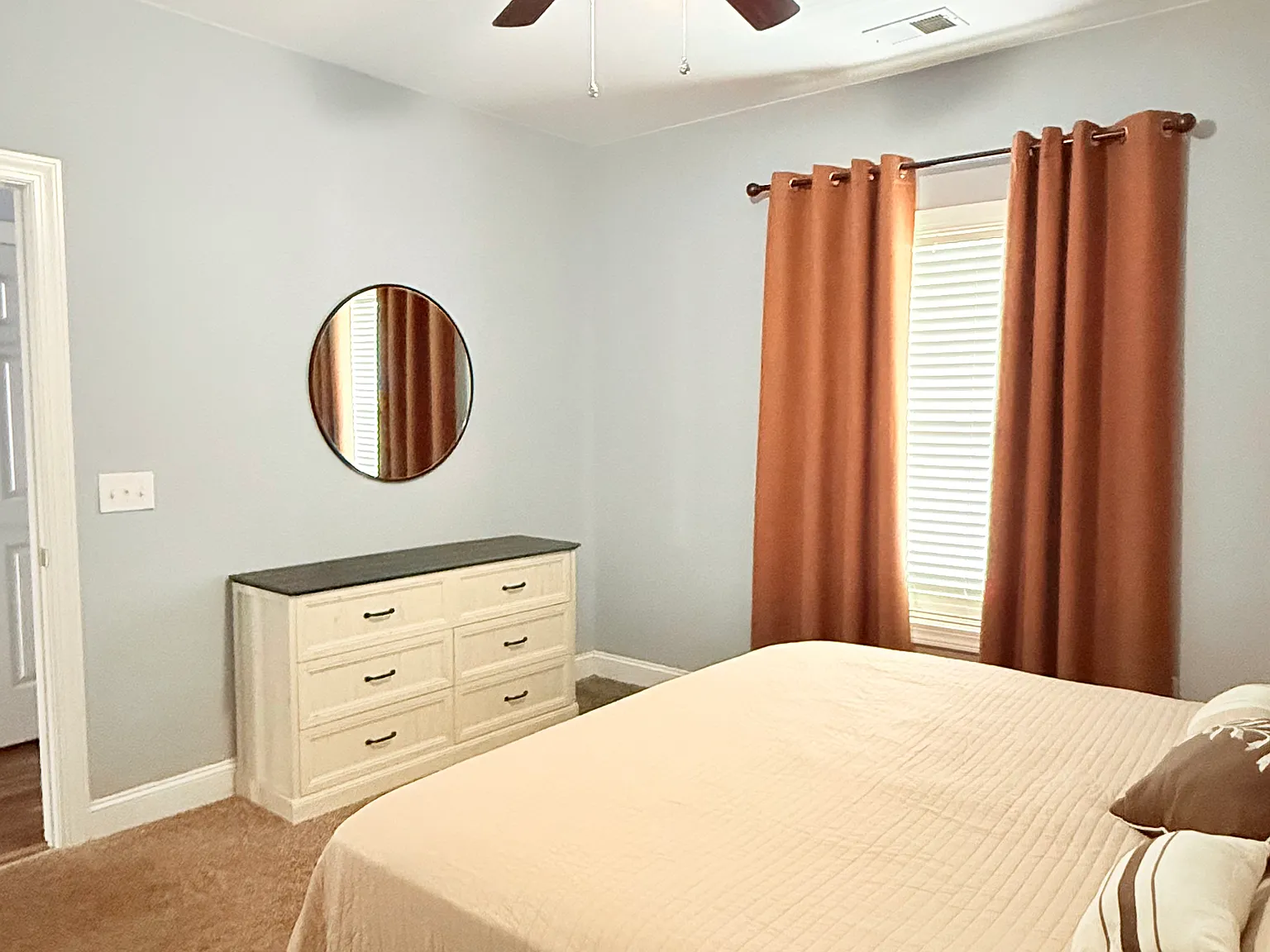 1 bed, 1.5 bath, 760 sqft, $1,600 — Photo 3