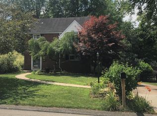 2307 Lambeth Dr, Pittsburgh, PA
