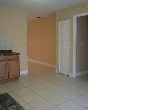 5th image of 7422 Willow Springs Cir N