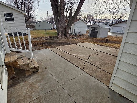 3rd image of 1113 Grant Ave