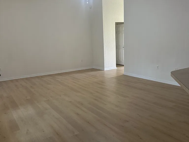 866 Summer Glen Dr — Photo 2