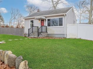 4 Magnolia Ave, Lake Grove, NY 11755