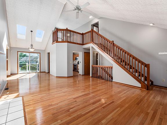3rd image of 1113 Tarragon Dr