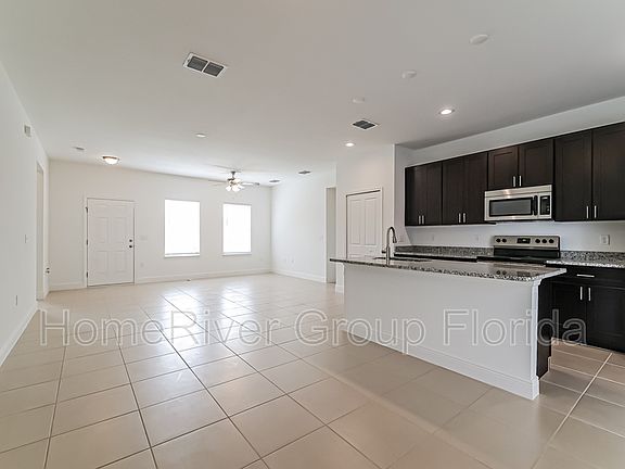 5th image of 309 Michigan Ln