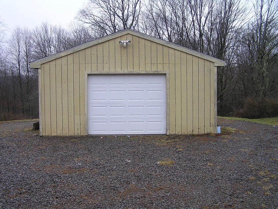2nd image of 405 Feak Hollow Rd