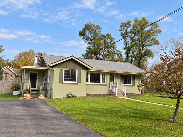 1104 Pine St, Fox River Grove, IL 60021