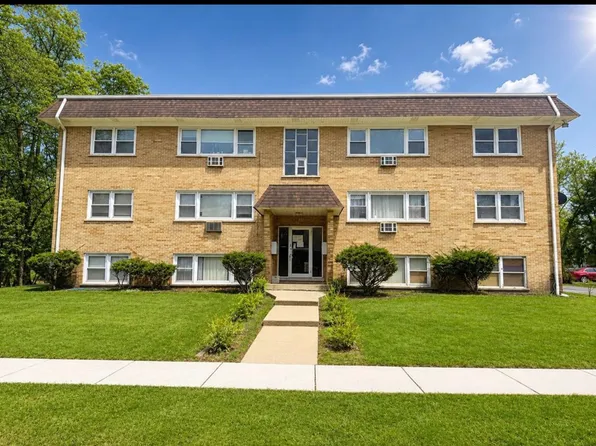 255 E Oak St #13, Addison, IL 60101