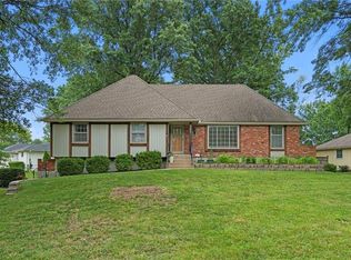 205 NW Shamrock Ave, Lees Summit, MO 64081