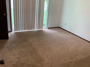 1250 Meadow Ln APT E, Waterloo, IA 50701