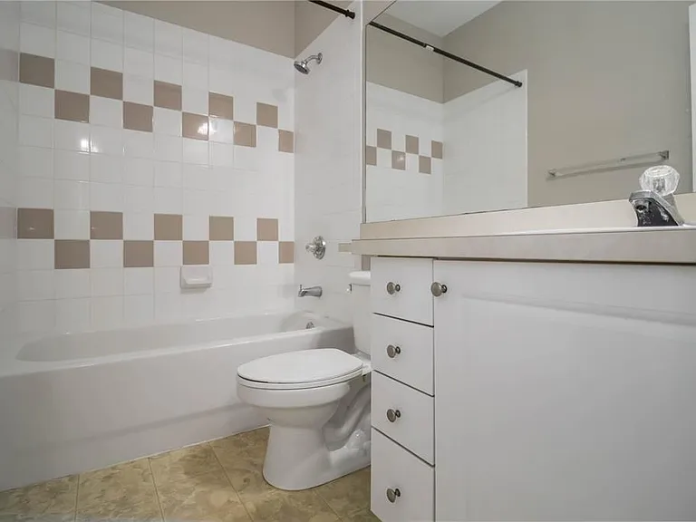 7794 Plantation Cir — Photo 11